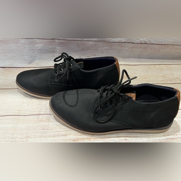 Men’s Max and Jake dress shoes, black with brown accents, size 7 - Picture 4 of 7